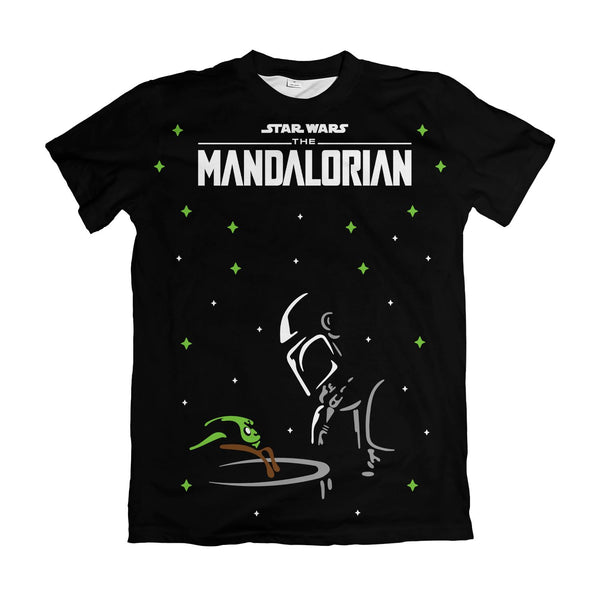 Camiseta The Mandalorian Grogu e Silhueta Estrelas Verdes